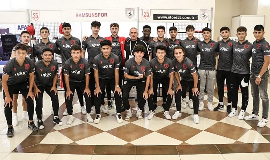 Samsunspor U19 Takımı Kitap Fuarını Ziyaret Etti