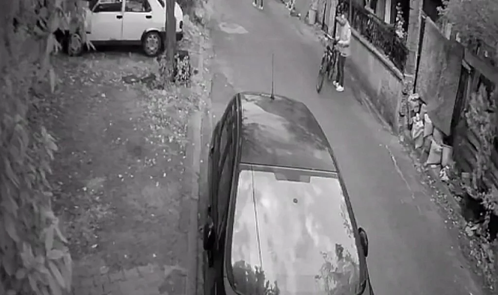 Sarıyer'de bisiklet hırsızı kamerada