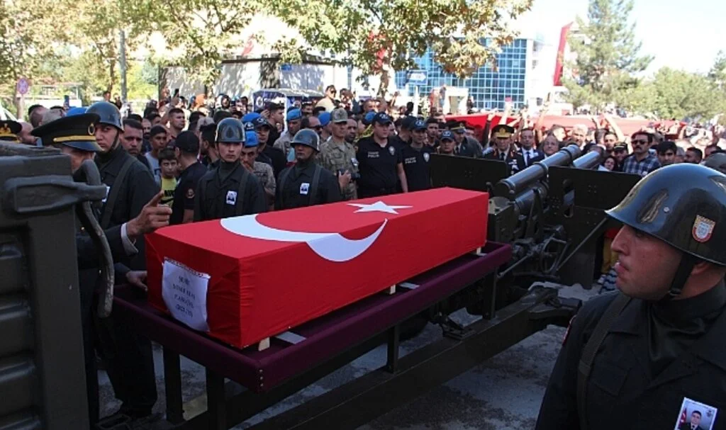 Şehit Ataş, son yolculuğuna uğurlandı