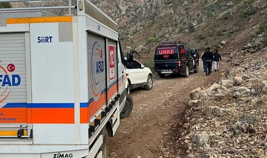Siirt’te odun keserken kayalıklardan düşen genç hayatını kaybetti