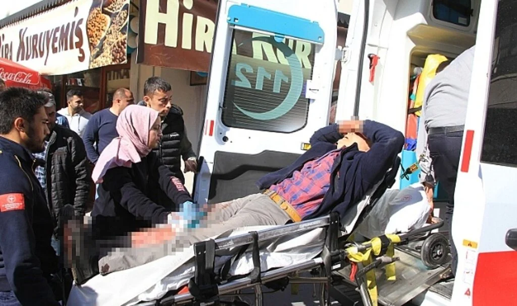 Silahlı kavgada baba ve oğlunu yaralayan şüpheli yakalandı