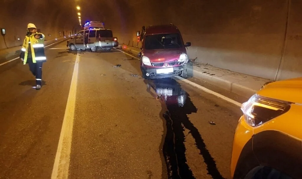 Sinop’ta tünelde kaza: 5 yaralı