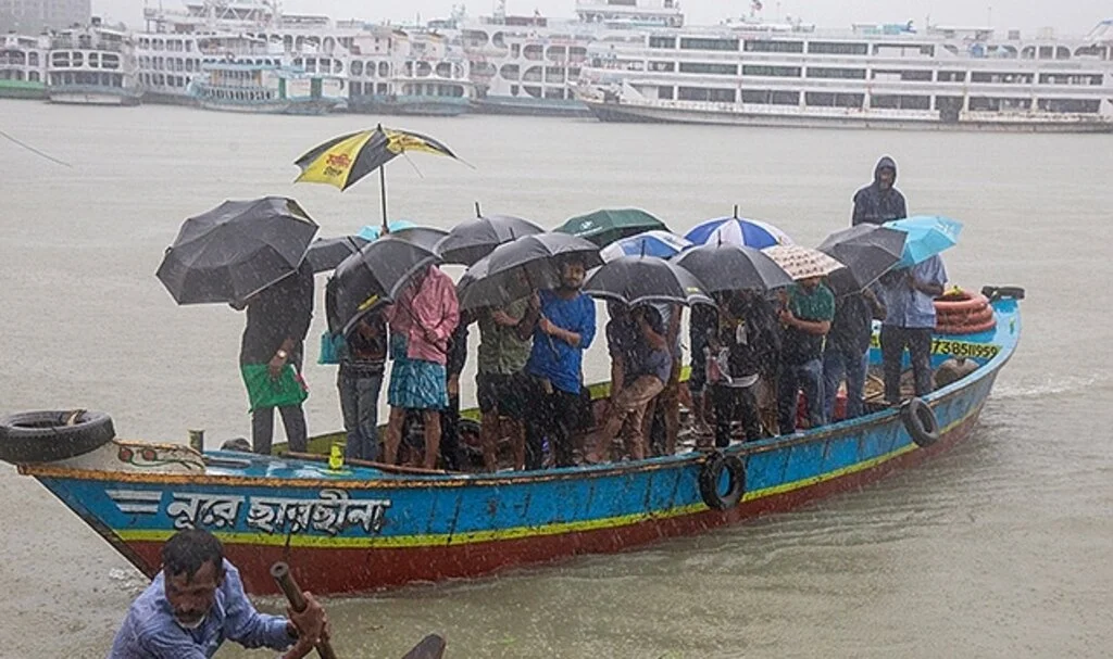 Sitrang Kasırgası Bangladeş'i vurdu: 16 ölü