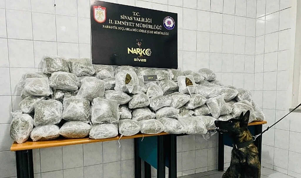 Sivas’ta uyuşturucu tacirlerine darbe