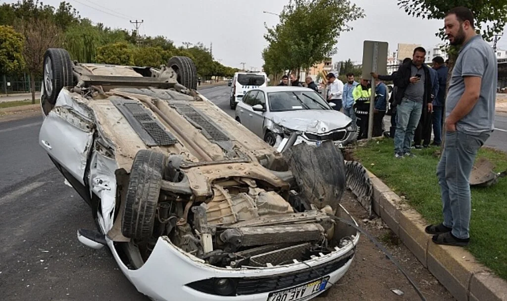 Siverek’te otomobiller çarpıştı: 1 yaralı