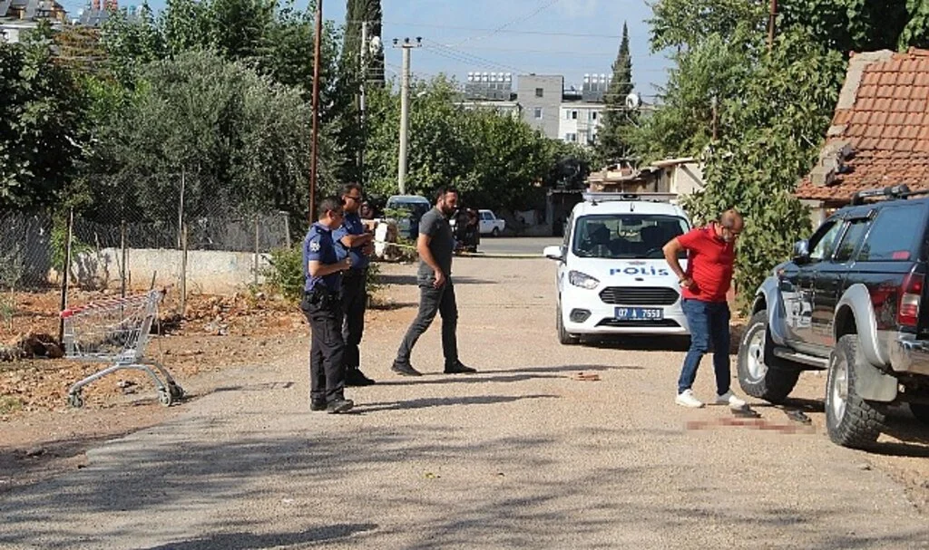 Sokak ortasında silahlı saldırıya uğrayan yaşlı kadın öldü
