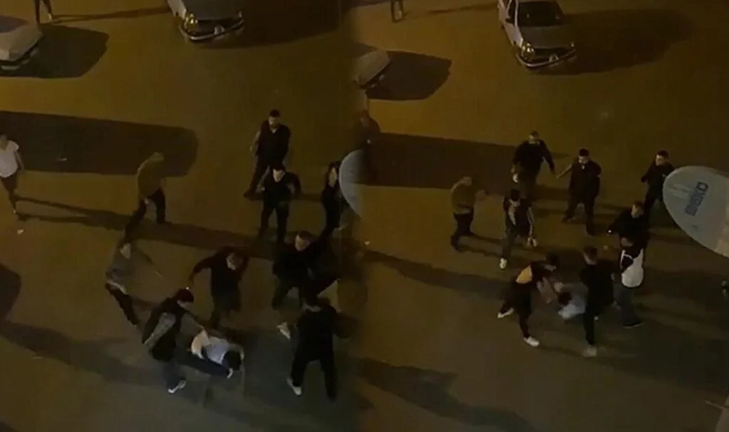 Sokak ortasında tekme tokat darp edildi