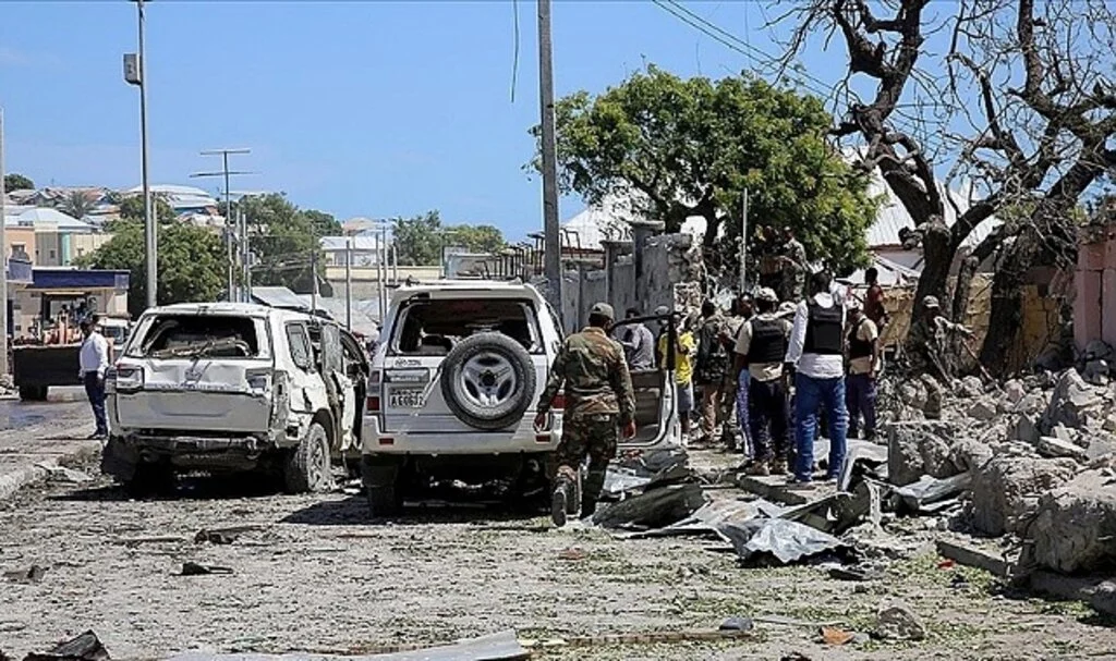 Somali'deki üç ayrı bombalı saldırıda en az 12 kişi öldü