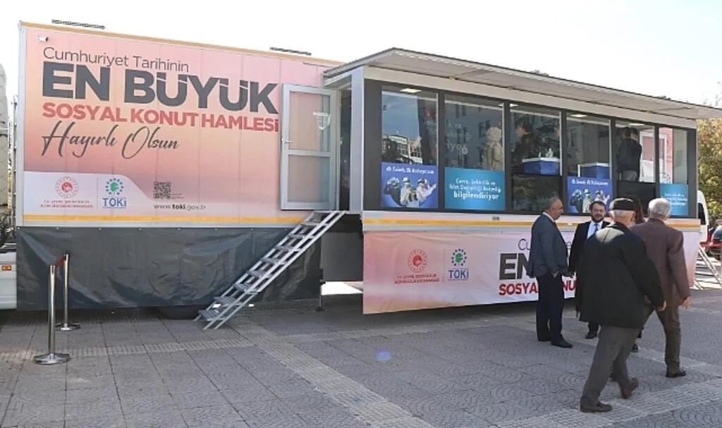 Sosyal konut tırına Samsunlulardan yoğun ilgi