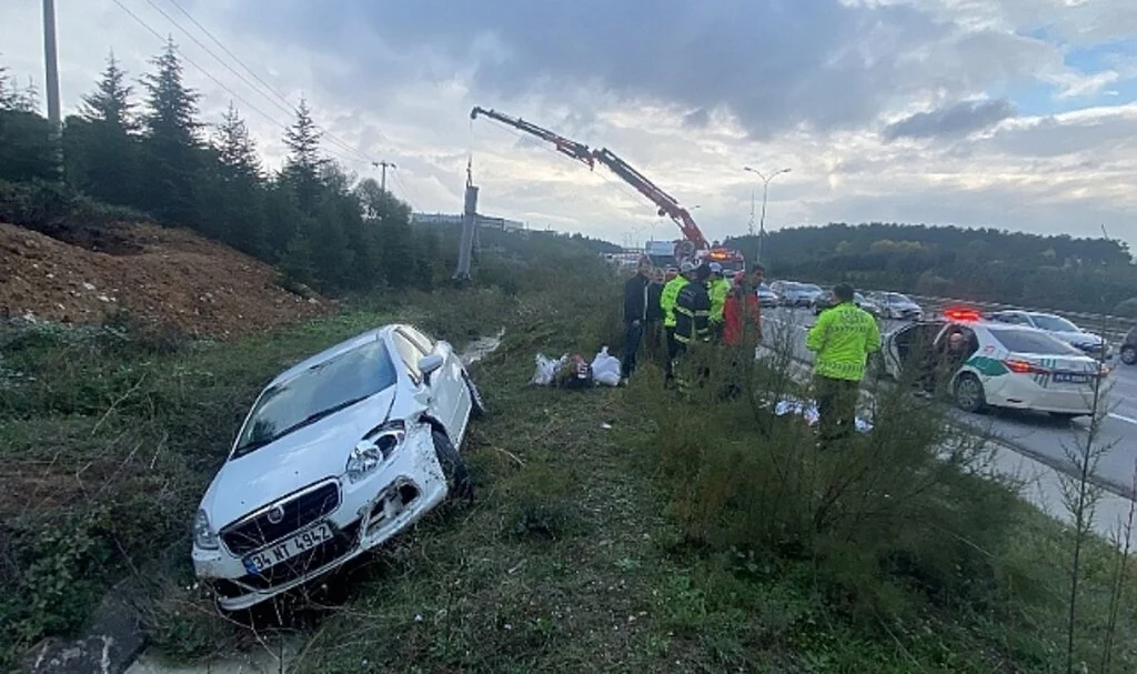 Su kanalına düşen otomobildeki küçük kız yaralandı