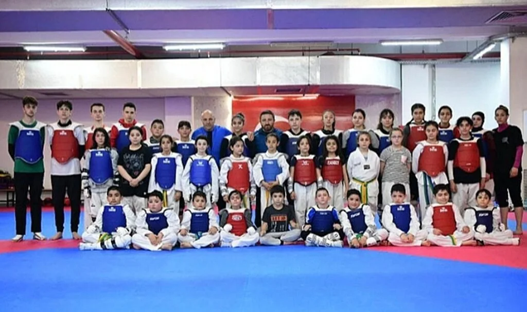 Taekwondo'da yeni yıldızlar yetişiyor 