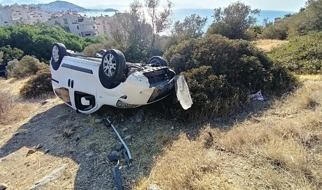Takla atan araçtan yaralı olarak kurtuldu