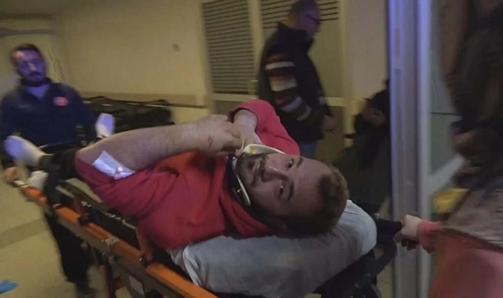 Takla atan otomobildeki 2 kişi yaralandı