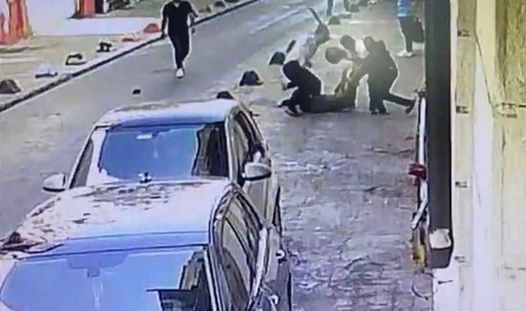 Taksim’de beyzbol sopalı ve kasklı dehşet kamerada: Komadaki bekçi 4 ay sonra öldü