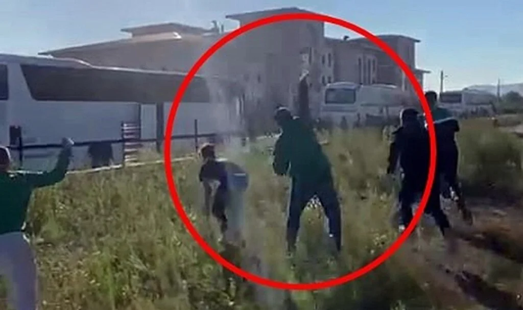 Taraftarlar birbirine girdi, silah sesleri korkuttu