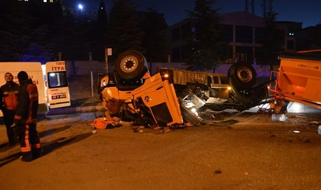 Tavşanlı'da trafik kazası: 1 ölü, 1 yaralı