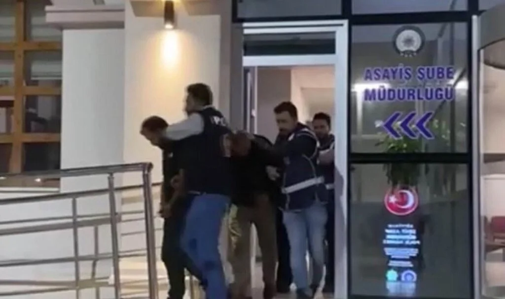 Tek seferde 7 aracı çekicilere yükleyip çalan çete yakalandı