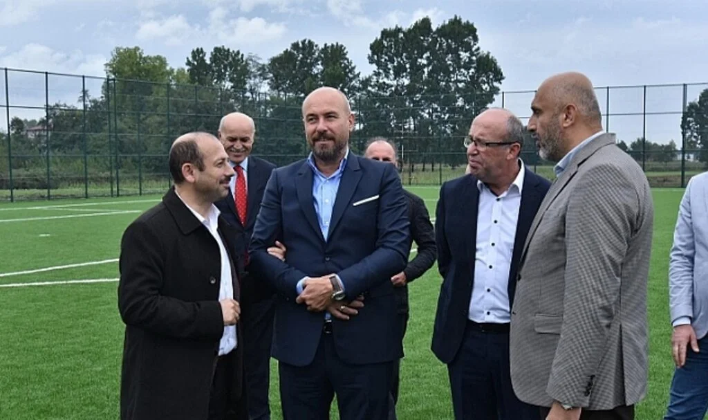Tekkeköy Belediye Başkanı Togar ve Gençlik Spor İl Müdürü Dereci Tekkeköy Stadyumunu inceledi