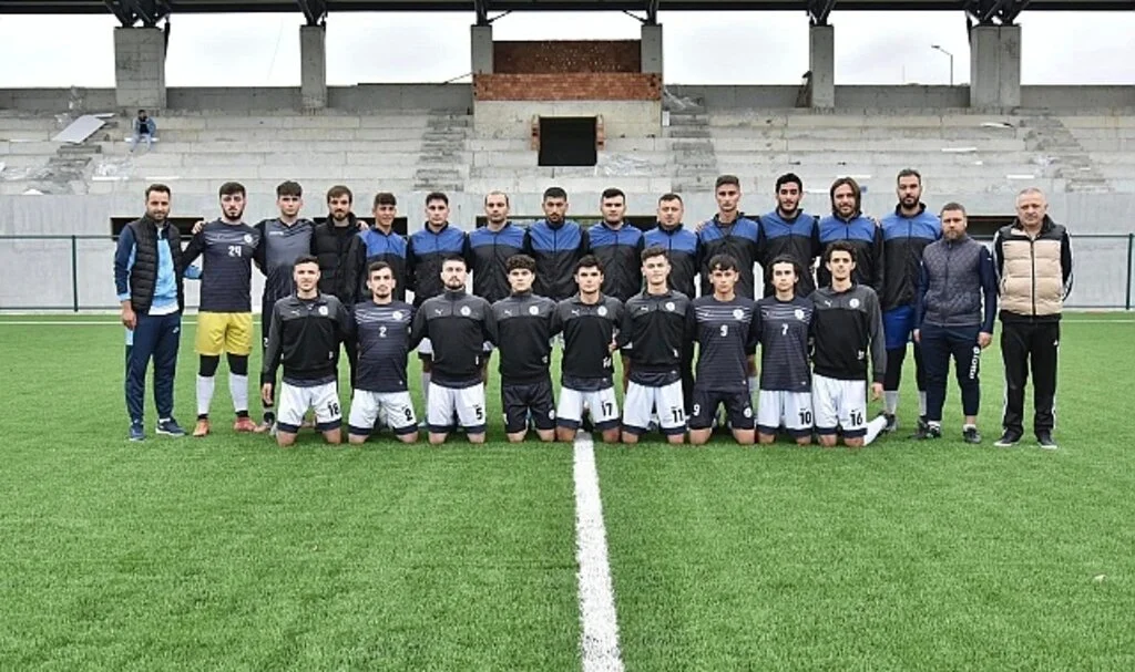 Tekkeköy Stadı'nda ilk düdük çaldı