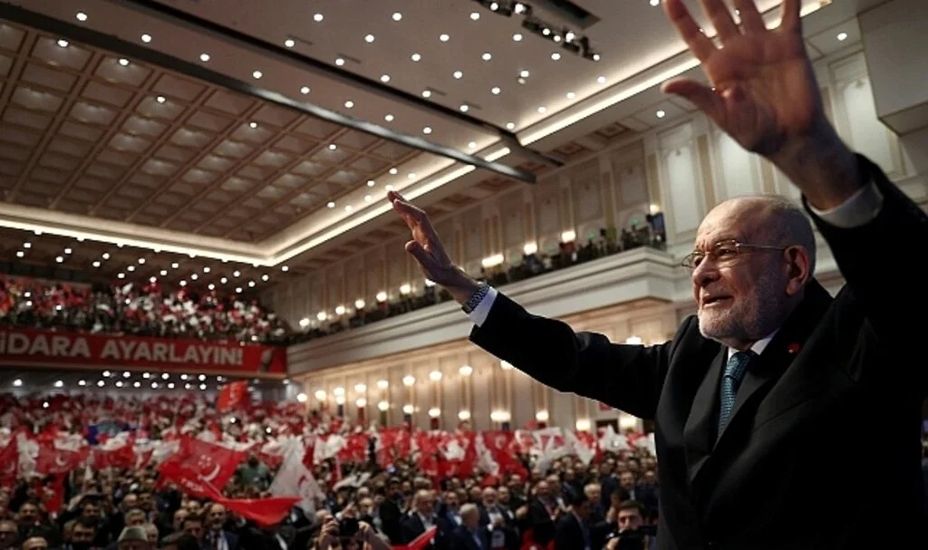 Temel Karamollaoğlu, yeniden Saadet Partisi'nin Genel Başkanı seçildi