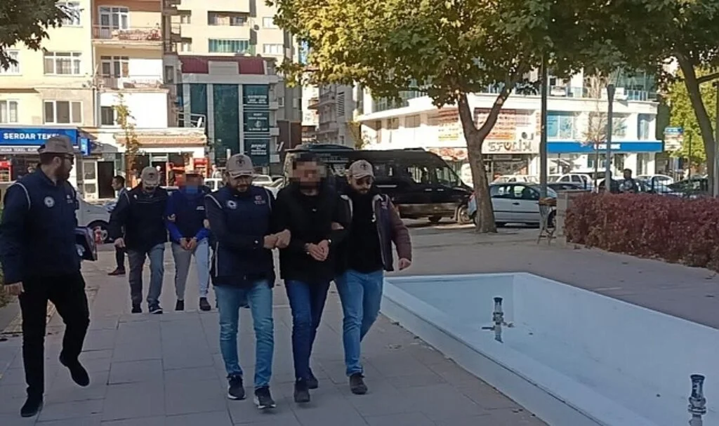Terör örgütü DEAŞ'ın sözde iletişim sorumlusu ve komutanı tutuklandı