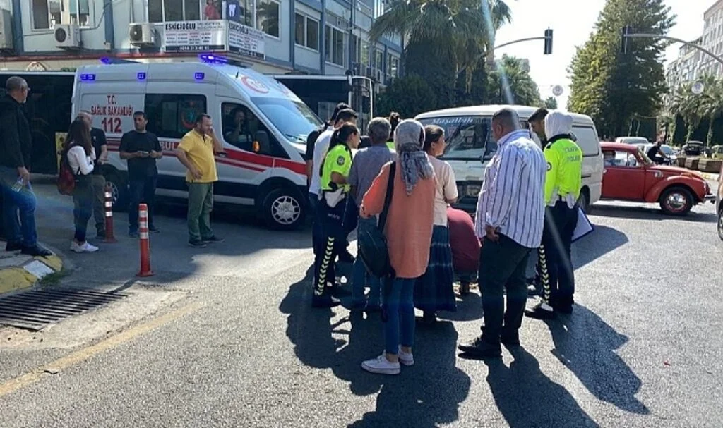 Ticari araç ile çarpışan motosikletin sürücüsü yaralandı