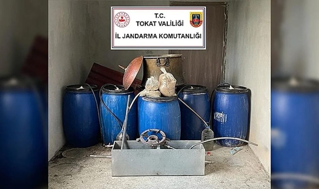Tokat'ta bin 200 litre kaçak içki ele geçirildi