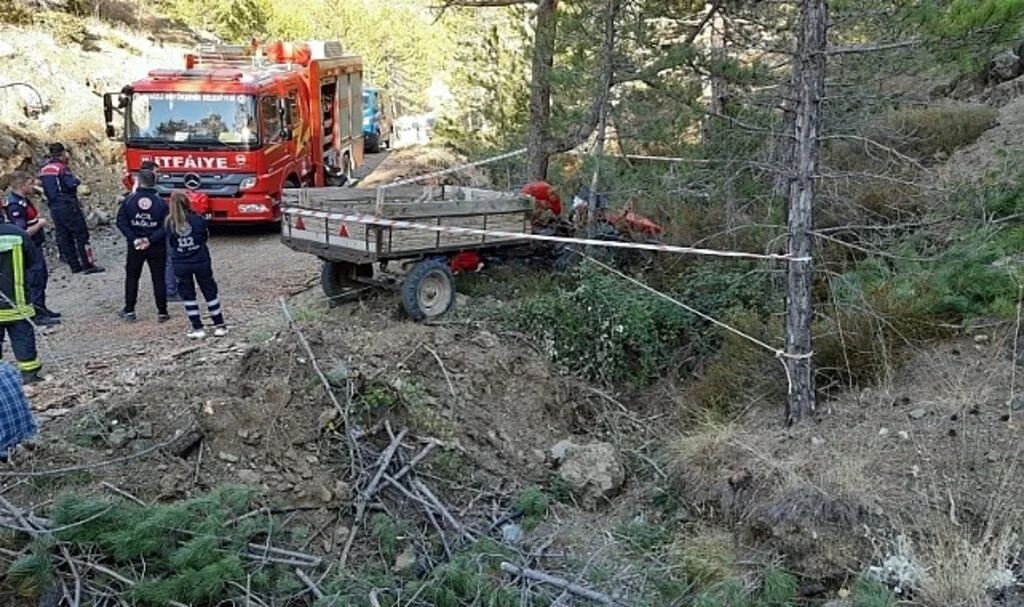 Traktör kazasının kurbanı minik Oğuz gözyaşlarıyla toprağa verildi