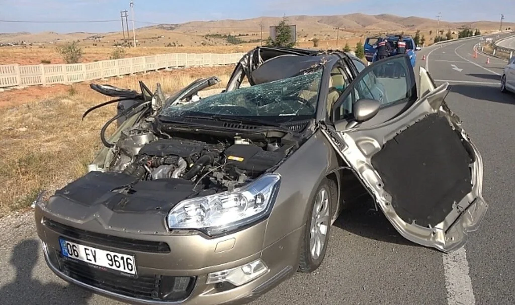 Traktör otomobil ile çarpıştı: 1 yaralı
