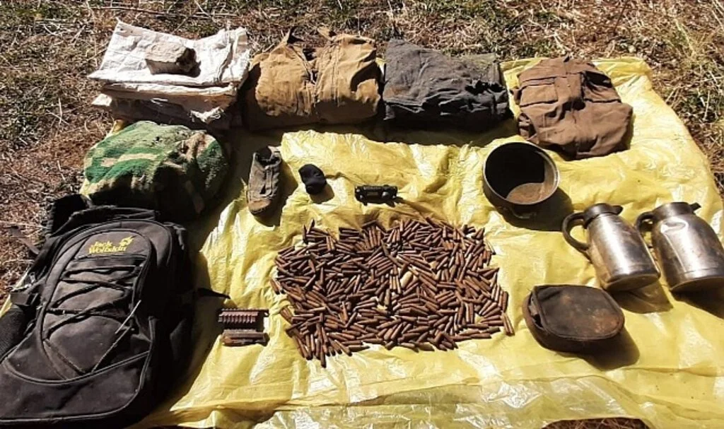 Tunceli’de 2 sığınak içerisinde mühimmat ele geçirildi