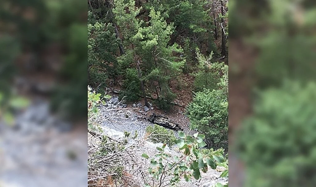 Uçuruma yuvarlanan araçtan atlayarak kurtuldu, eşi hayatını kaybetti