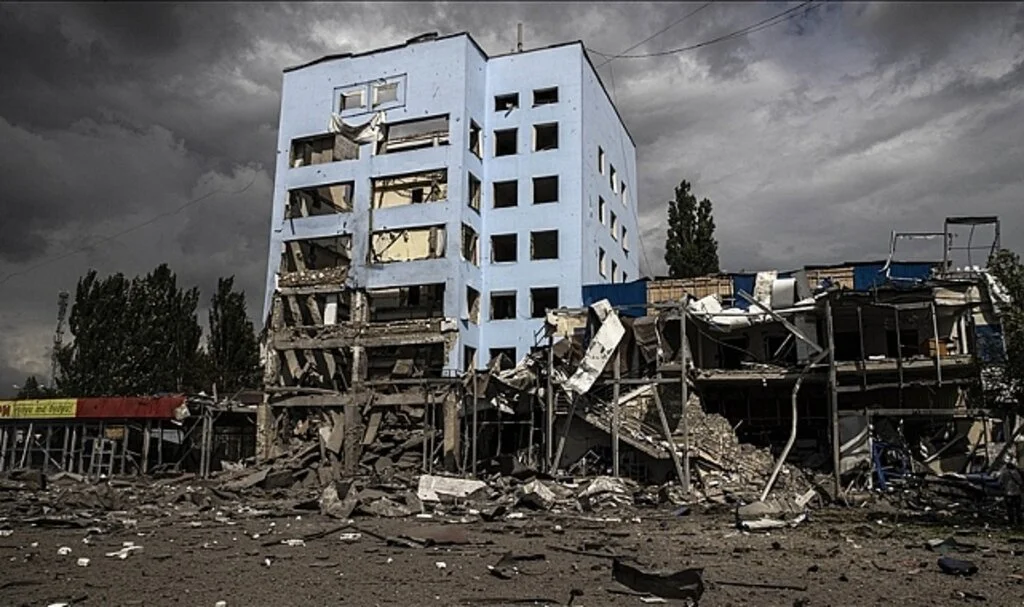 Ukrayna: Rus güçlerinin Mıkolayiv'de bir apartmana düzenlediği saldırıda 5 kişi öldü