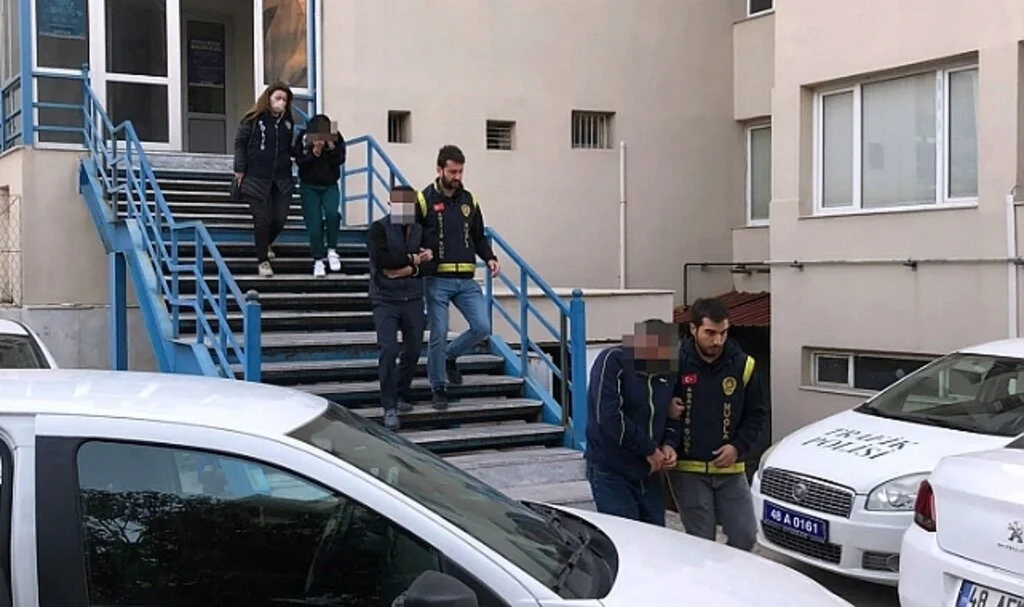 Üniversite öğrencilerini fuhşa sürükleyen 2 kişi tutuklandı