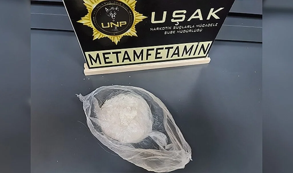 Uşak’ta 8 kilo uyuşturucu ele geçirildi