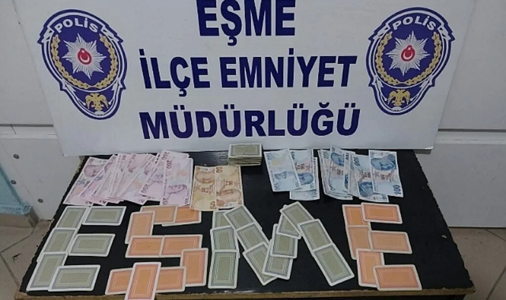 Uşak’ta kumar oynayan 4 kişi suçüstü yakalandı