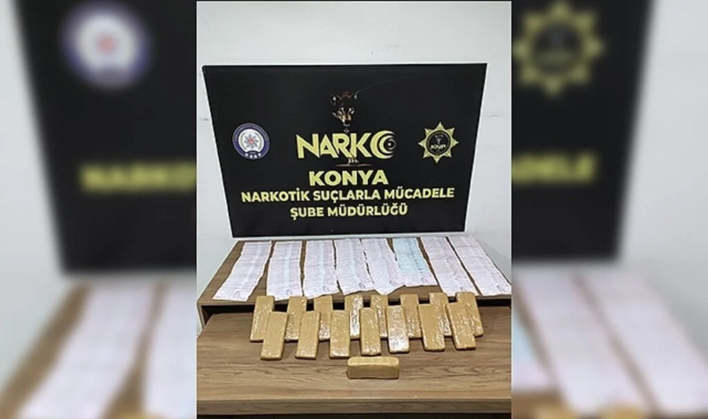 Uyuşturucu alışverişine narkotik baskını, 8 kilo eroin yakalandı