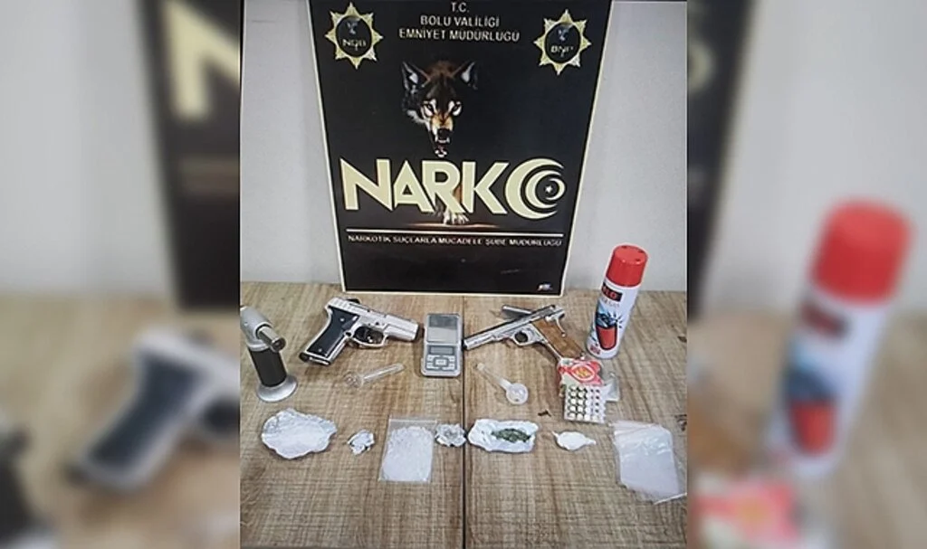 Uyuşturucu sattığı gerekçesiyle yargılanan sanığı savunması da kurtarmadı