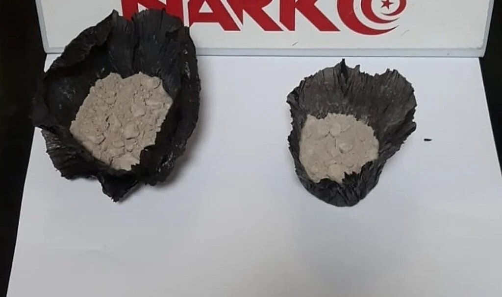 Uyuşturucu ticaretine karışan 14 şüpheli tutuklandı