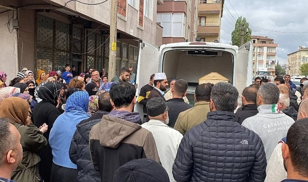 Uyuşturucunun hayattan kopardığı baba ve 4 yaşındaki kızı için helallik alındı
