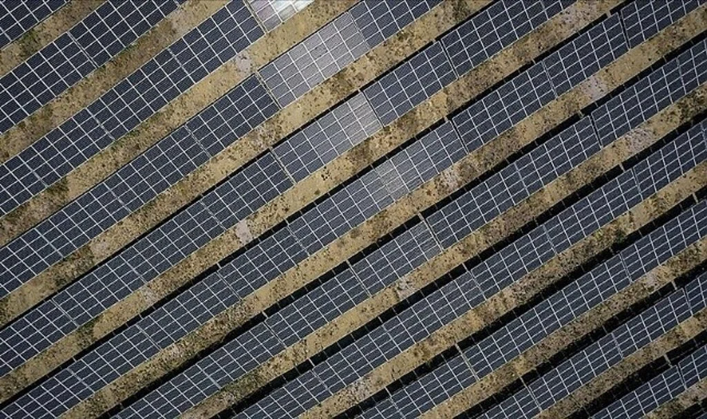 Yenilenebilir enerji kaynakları, fosil yakıtlardan elektrik üretimindeki artışı durdurdu