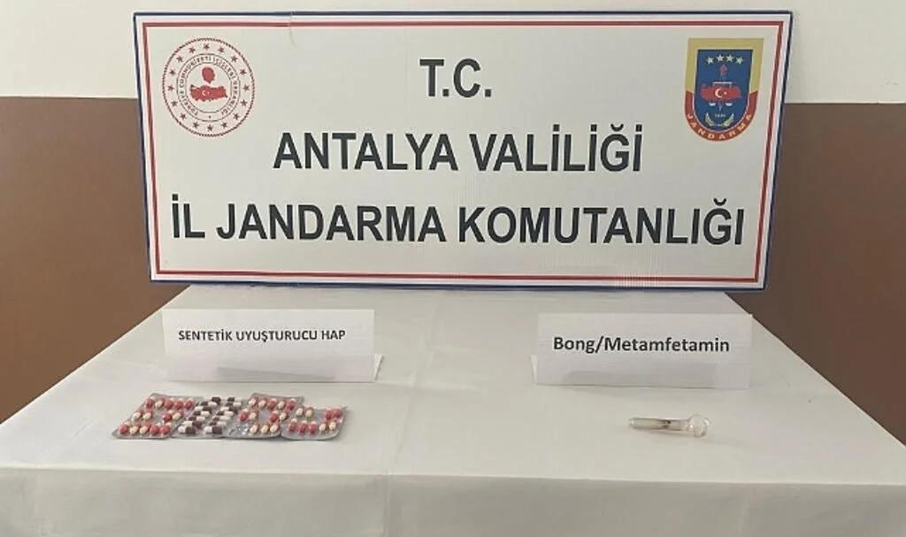 Yol kontrol noktasında durdurulan araçtan uyuşturucu madde çıktı