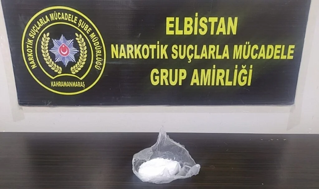 Yol uygulamasında yakalanan 2 zehir taciri tutuklandı