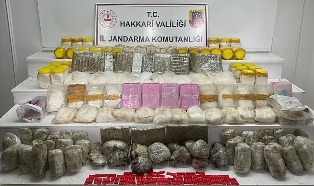 Yüksekova'da 126 kilo uyuşturucu ele geçirildi