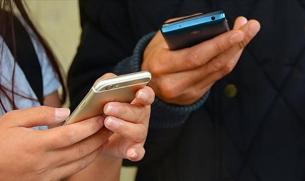 Yurt dışından getirilen cep telefonlarına ilişkin yeni düzenleme kasımda devreye giriyor