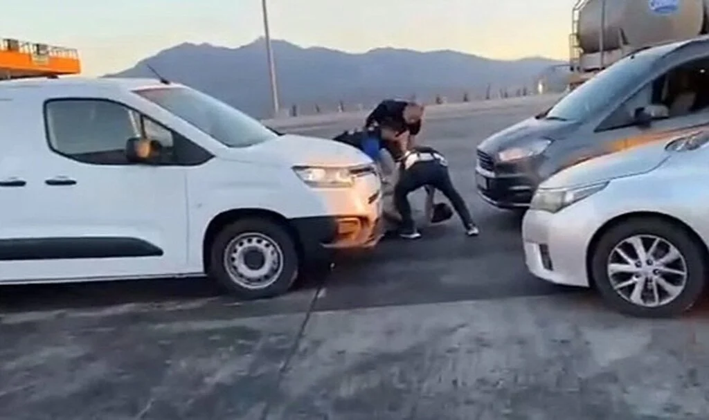 Zehir taşıyan araç İzmir'e sokulmadı: 12 kilogram metamfetamin yakalandı