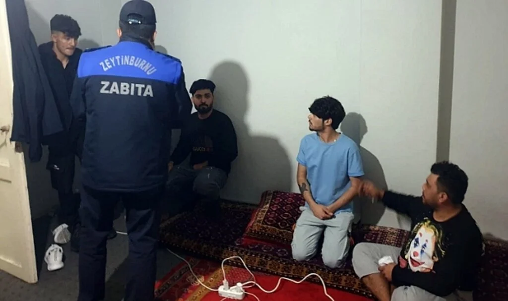 Zeytinburnu’nda günübirlik pansiyon operasyonu: 350 kaçak göçmen yakalandı
