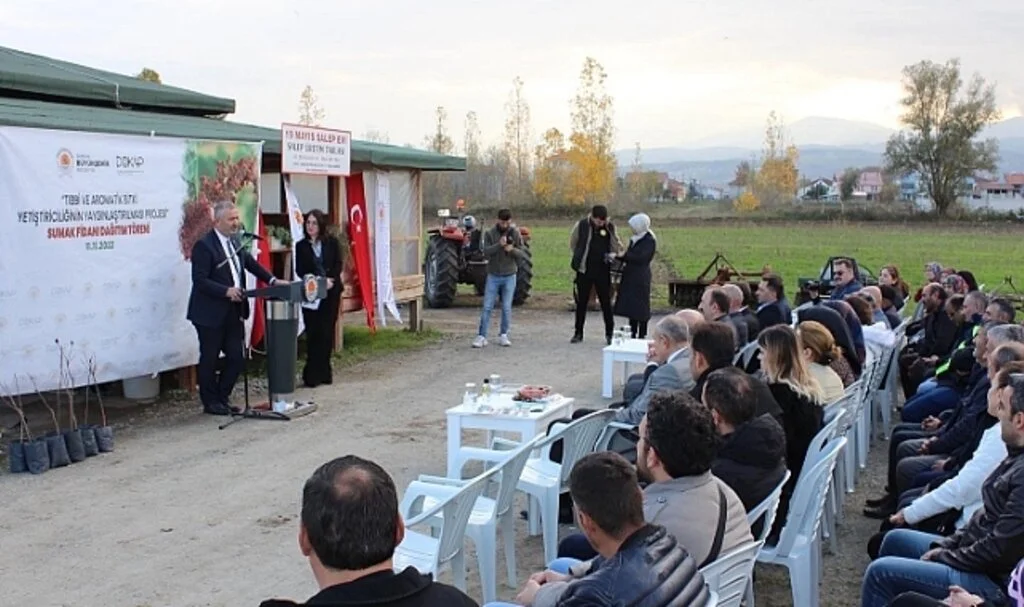 19 Mayıs'ta Sumak Fidesi Dağıtım Töreni Düzenlendi