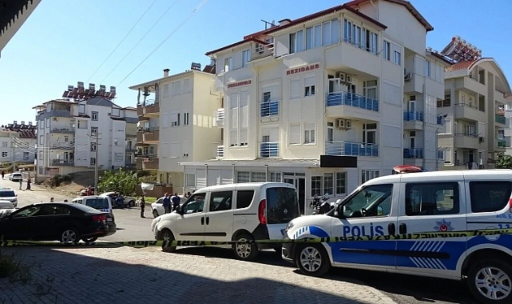 3 gündür kayıp olan kadın erkek arkadaşının evinde ölü bulundu