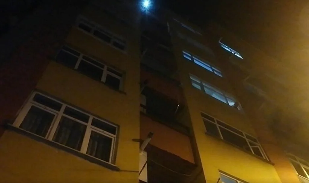 4 yaşındaki kızını 6. kattan atarak ölümüne neden olan anneye müebbet hapis cezası