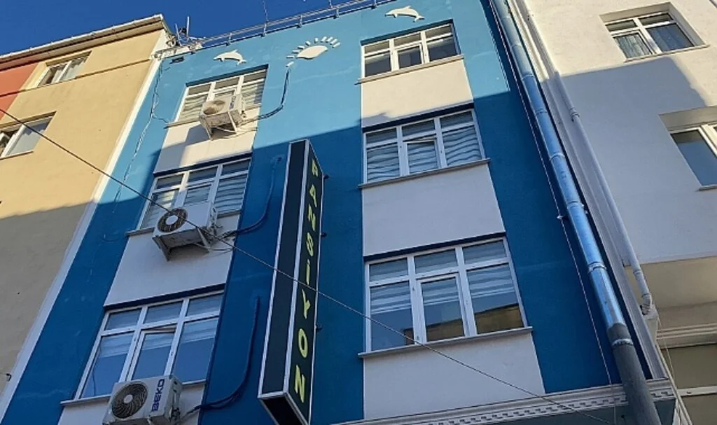 45 yaşındaki eski polis pansiyonda ölü bulundu